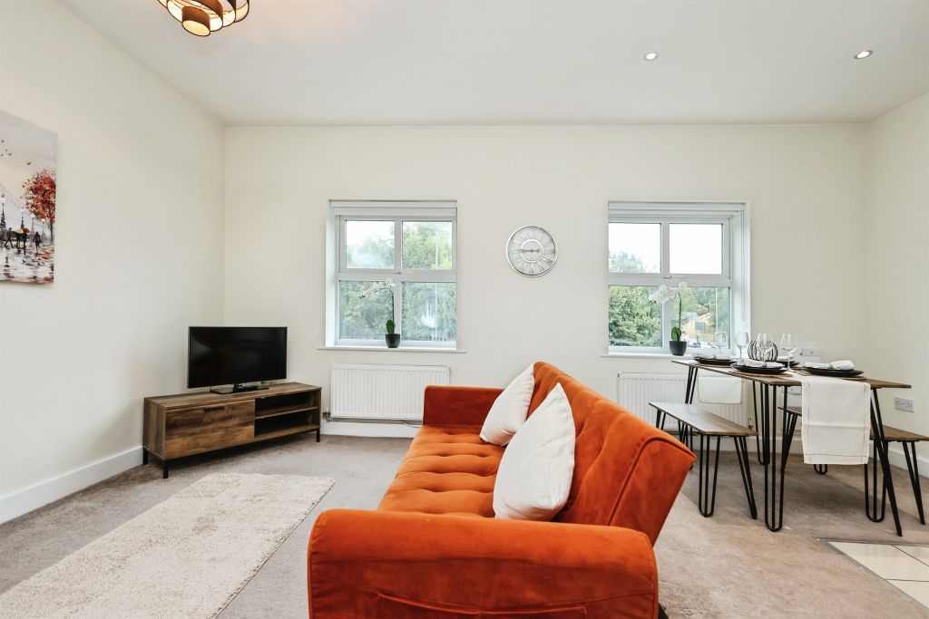 Property photo 2 of 17