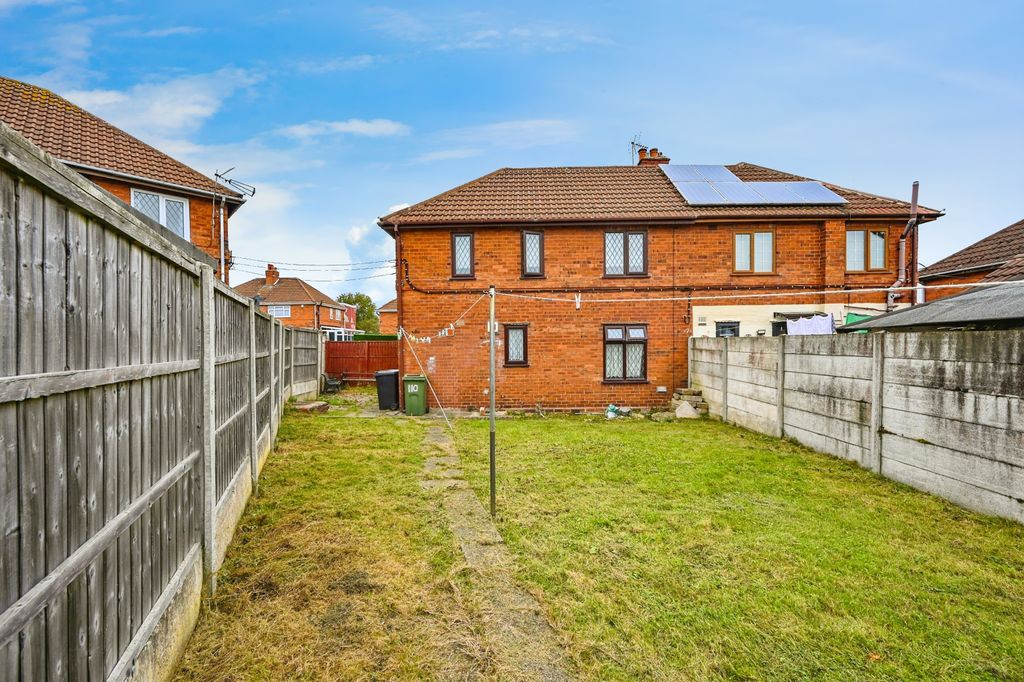 Property photo 2 of 15 Garden