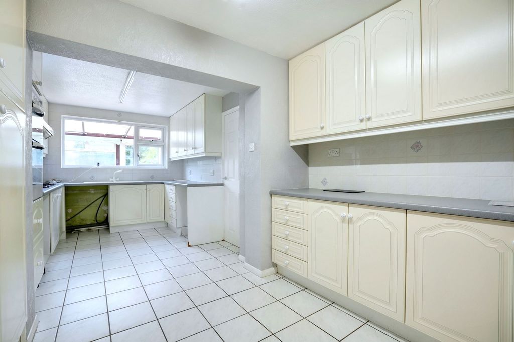 Property photo 3 of 25
