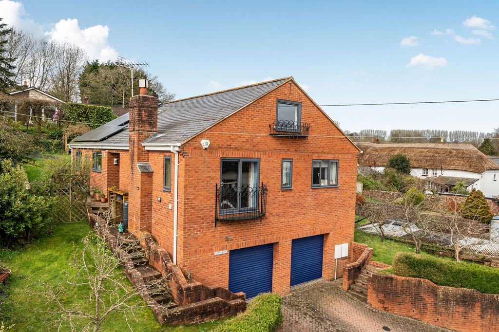 Property photo 1 of 33