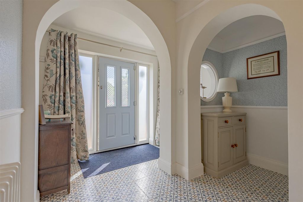 Property photo 3 of 41