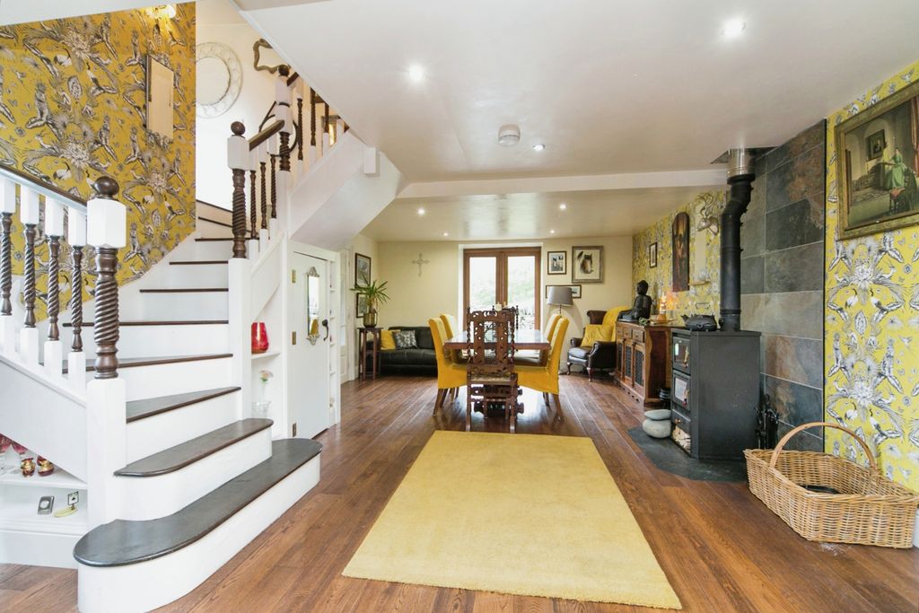 Property photo 2 of 26 Photography