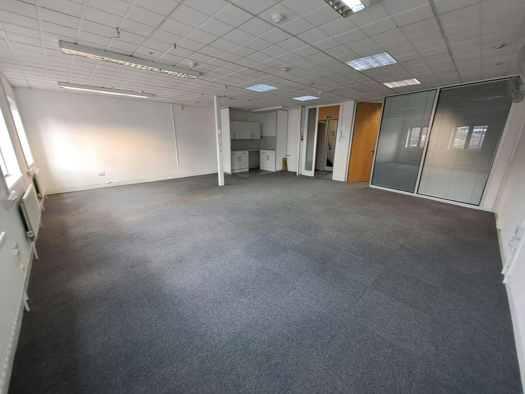 Property photo 3 of 9 1000012789.Jpg