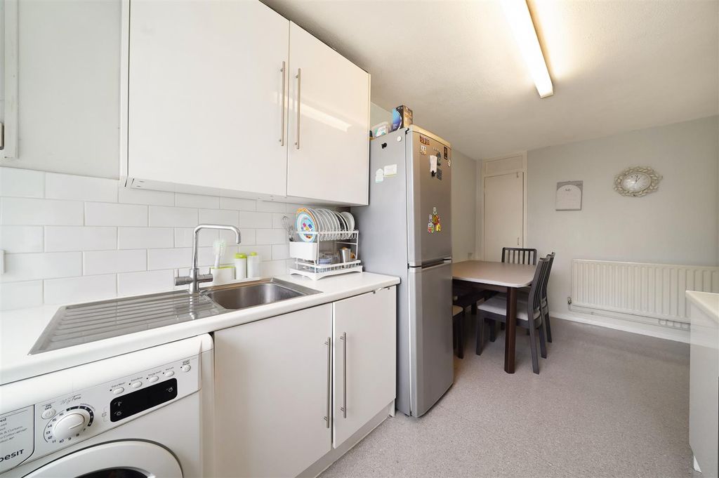 Property photo 3 of 13 65 Talbot Walk, Church Road - 9Uux3Dbudgzb3Dzxsuzb