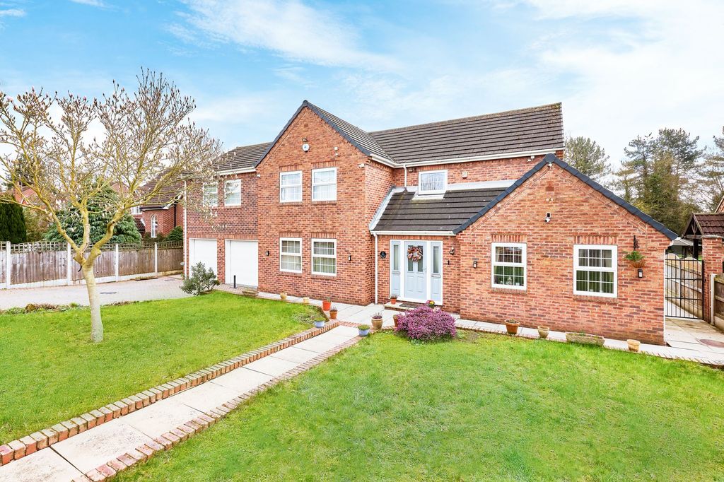 Property photo 2 of 47