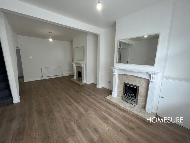 Property photo 3 of 10 Lounge/Dining Room