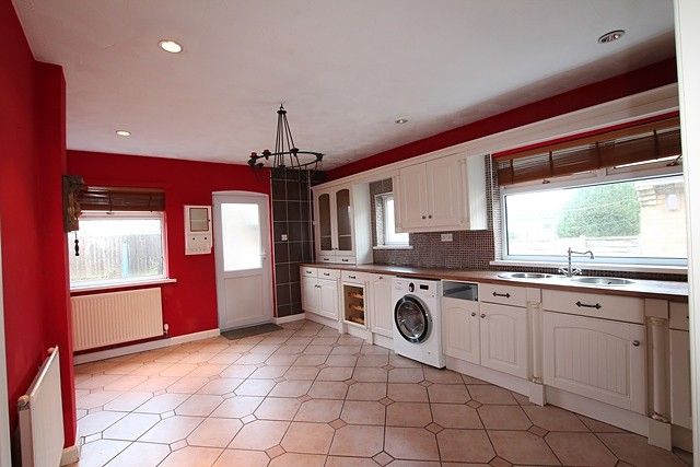 Property photo 2 of 14 Kitchen (Main)