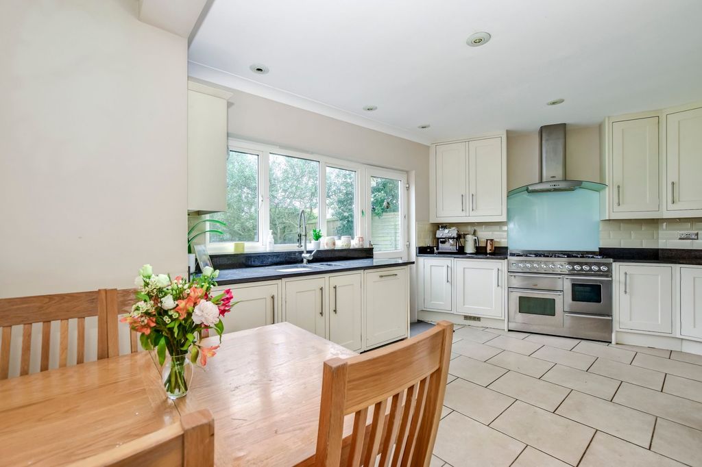 Property photo 3 of 23