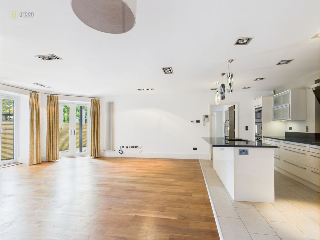 Property photo 2 of 23 Cam03830G0-Pr0188-Still004