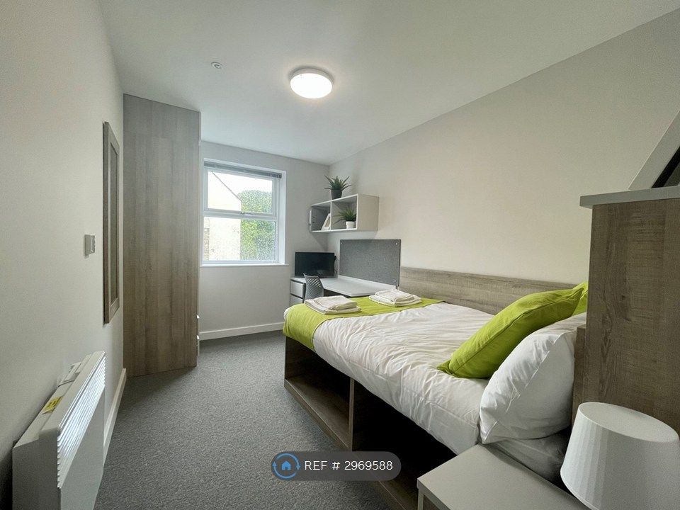 Property photo 1 of 33