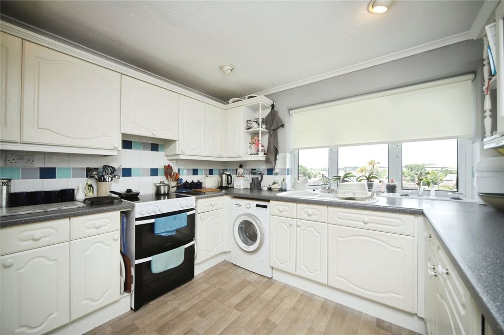 Property photo 3 of 15 Kitchen
