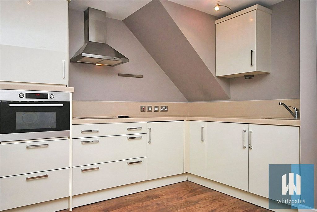Property photo 2 of 20 Picture No. 23