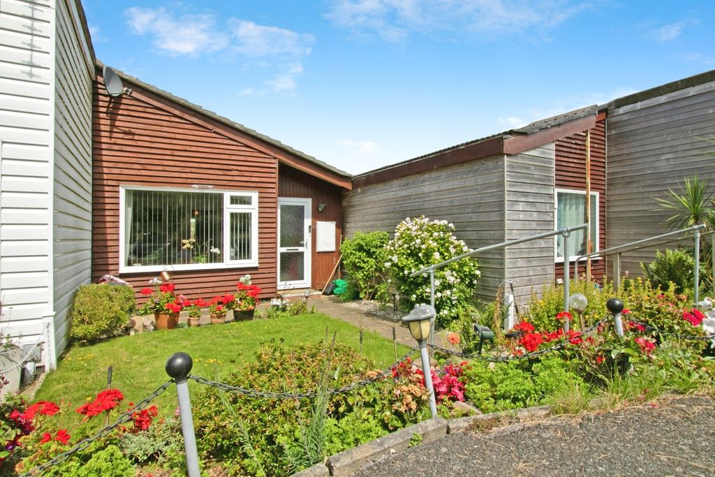 Property photo 2 of 17 Photo