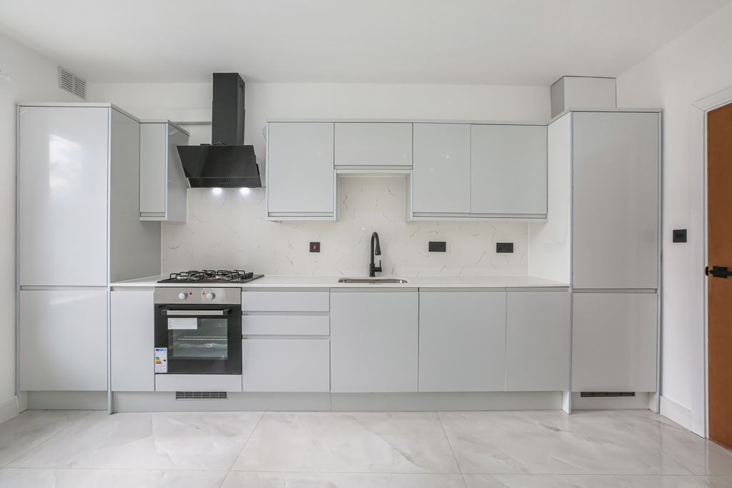 Property photo 1 of 27 Ach_5216