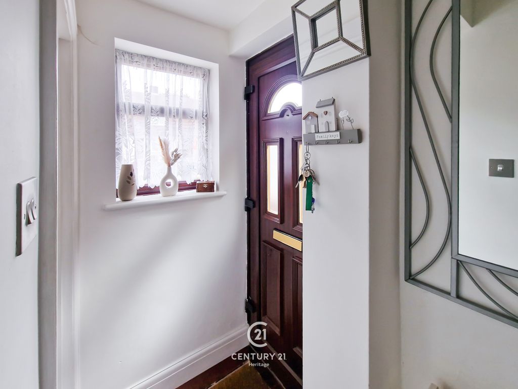 Property photo 3 of 14 E02037 (5)
