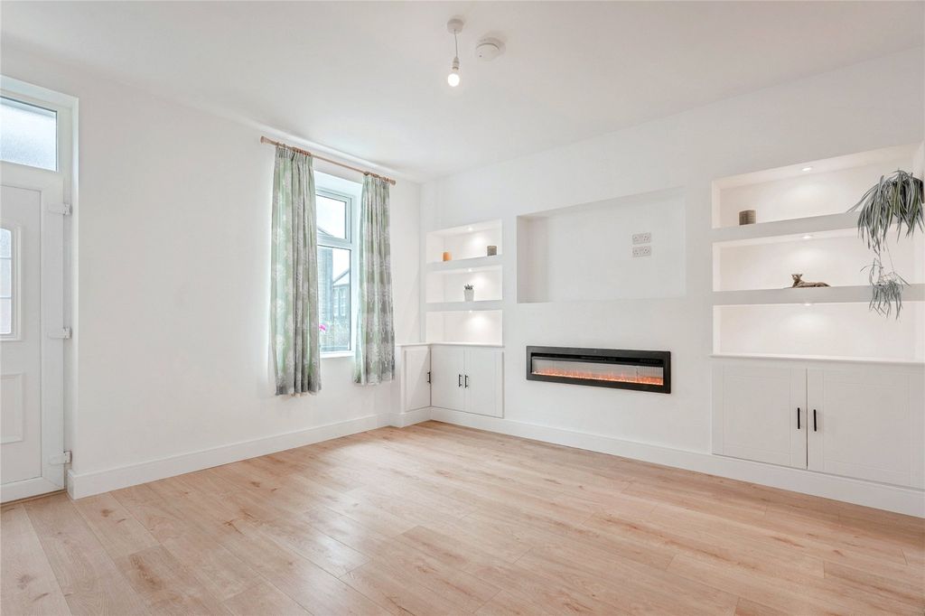 Property photo 3 of 20 Picture No. 08