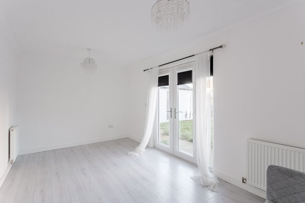 Property photo 3 of 26