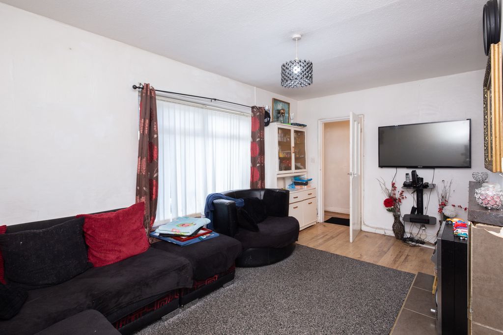 Property photo 3 of 19