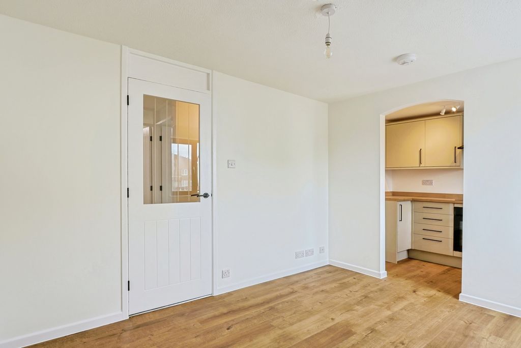 Property photo 3 of 19 Pbox-Img.Jpg