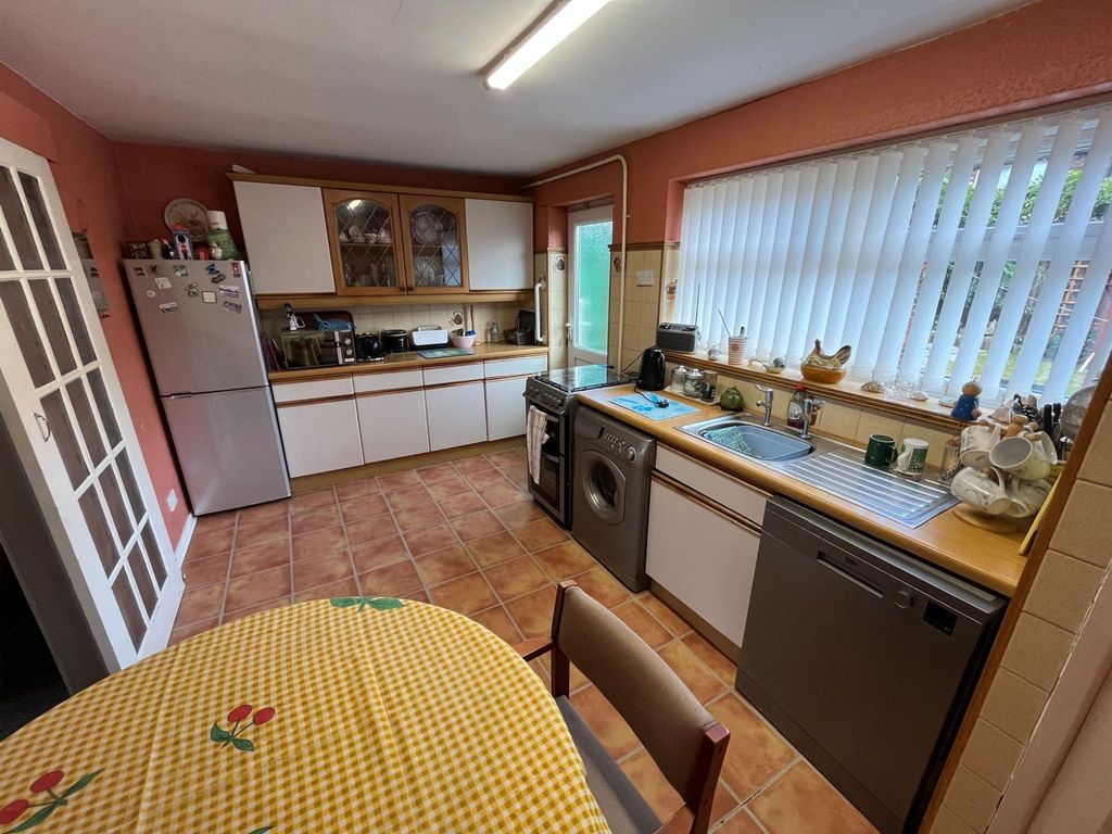 Property photo 2 of 8 Photo 7