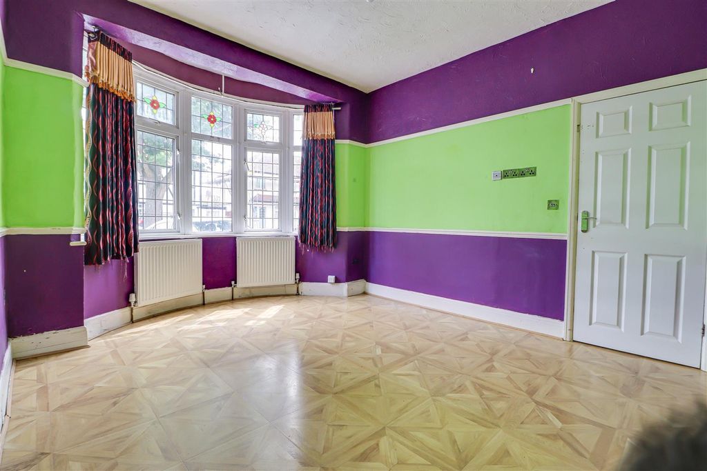 Property photo 3 of 18