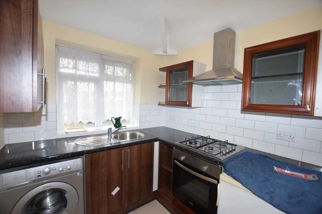 Property photo 3 of 5