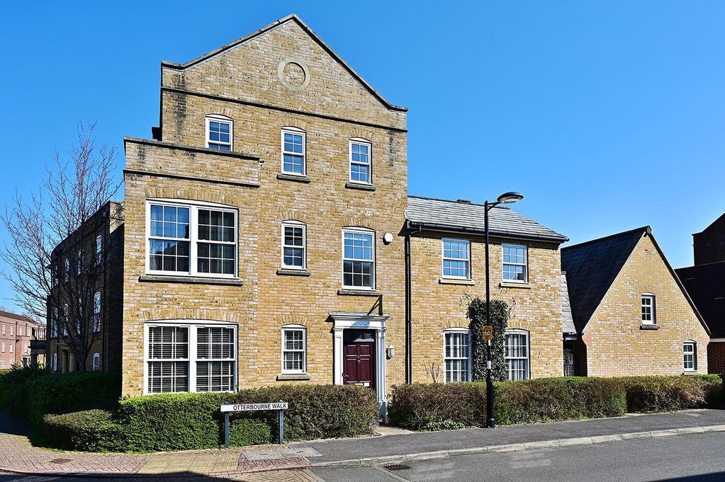 Property photo 1 of 17 Photo 17