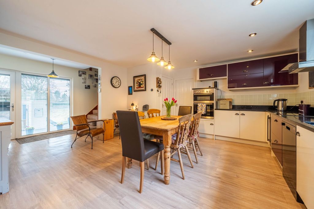 Property photo 2 of 53