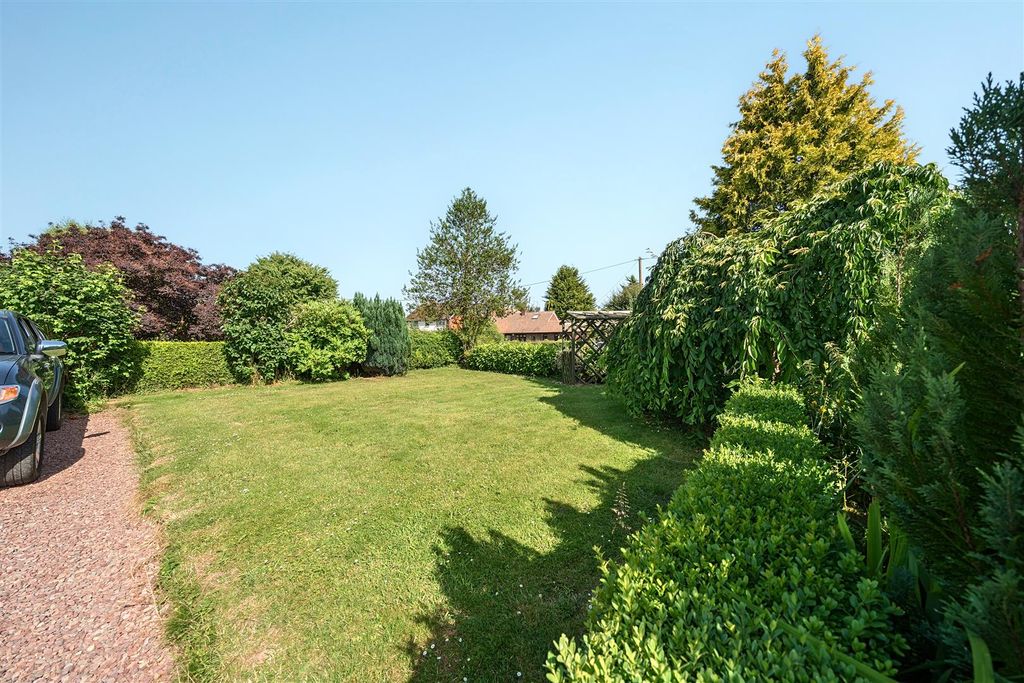 Property photo 3 of 17 1467738-18-6A3c000Ac89Bb.Jpg