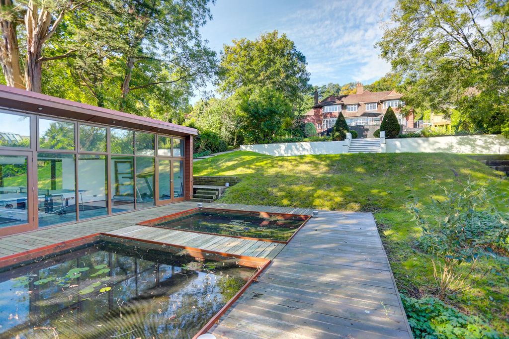 Property photo 1 of 23