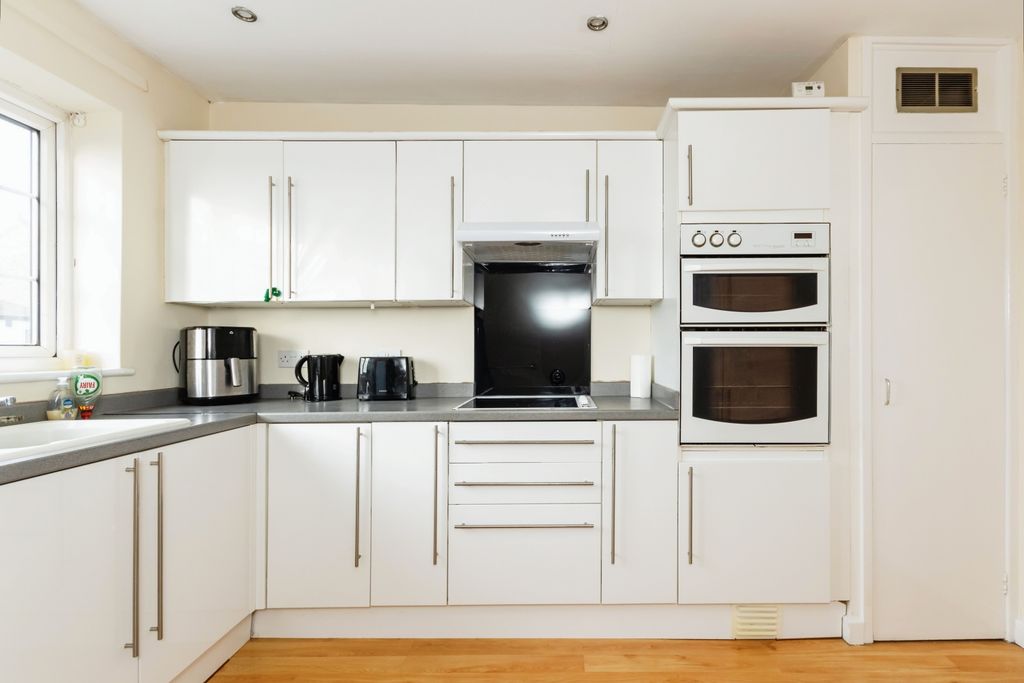 Property photo 2 of 16 Photography