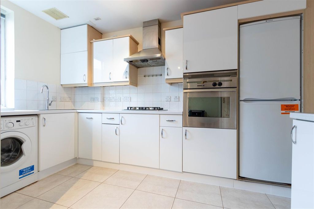 Property photo 2 of 8 Kitchen.Jpg