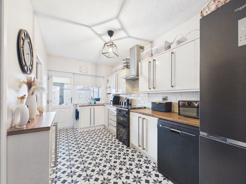 Property photo 2 of 26