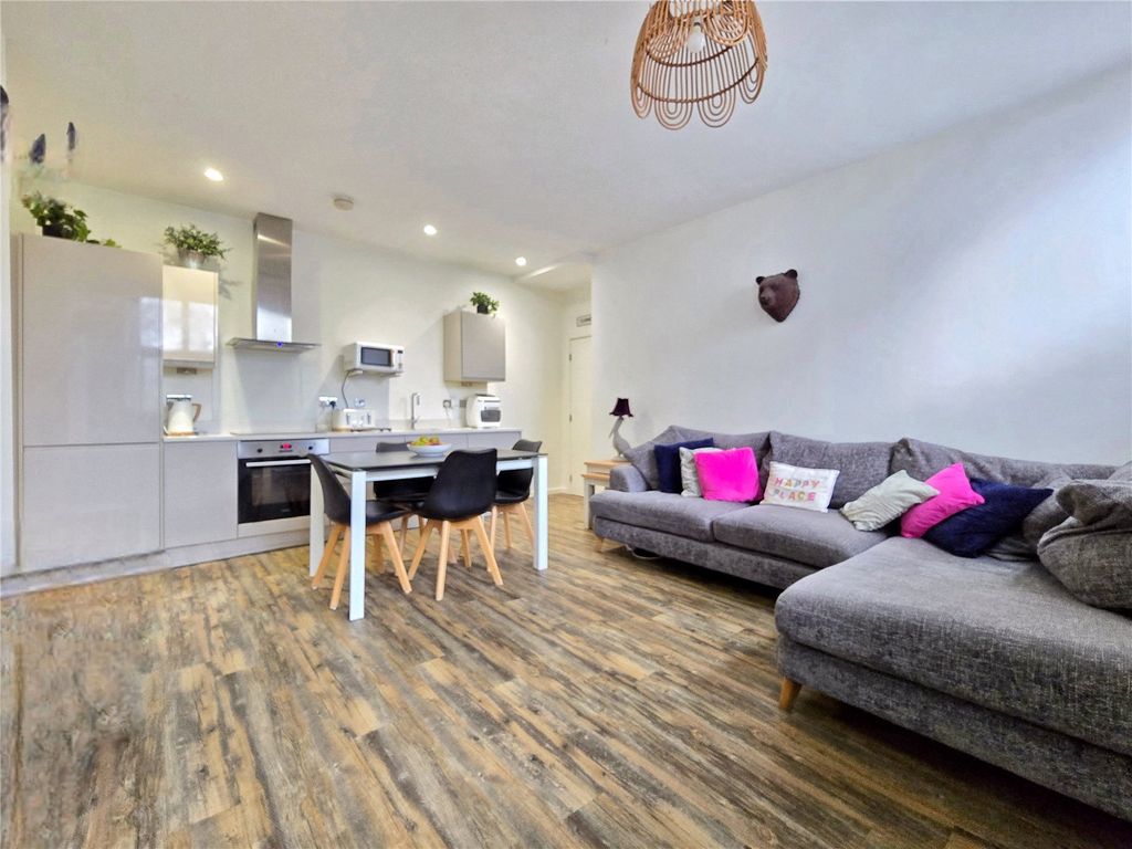 Property photo 2 of 24 Open Plan