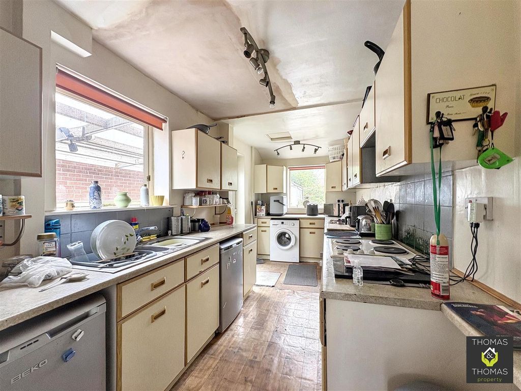 Property photo 3 of 13
