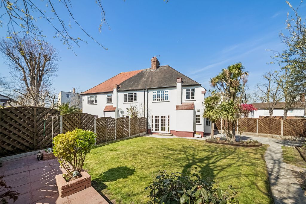 Property photo 2 of 13