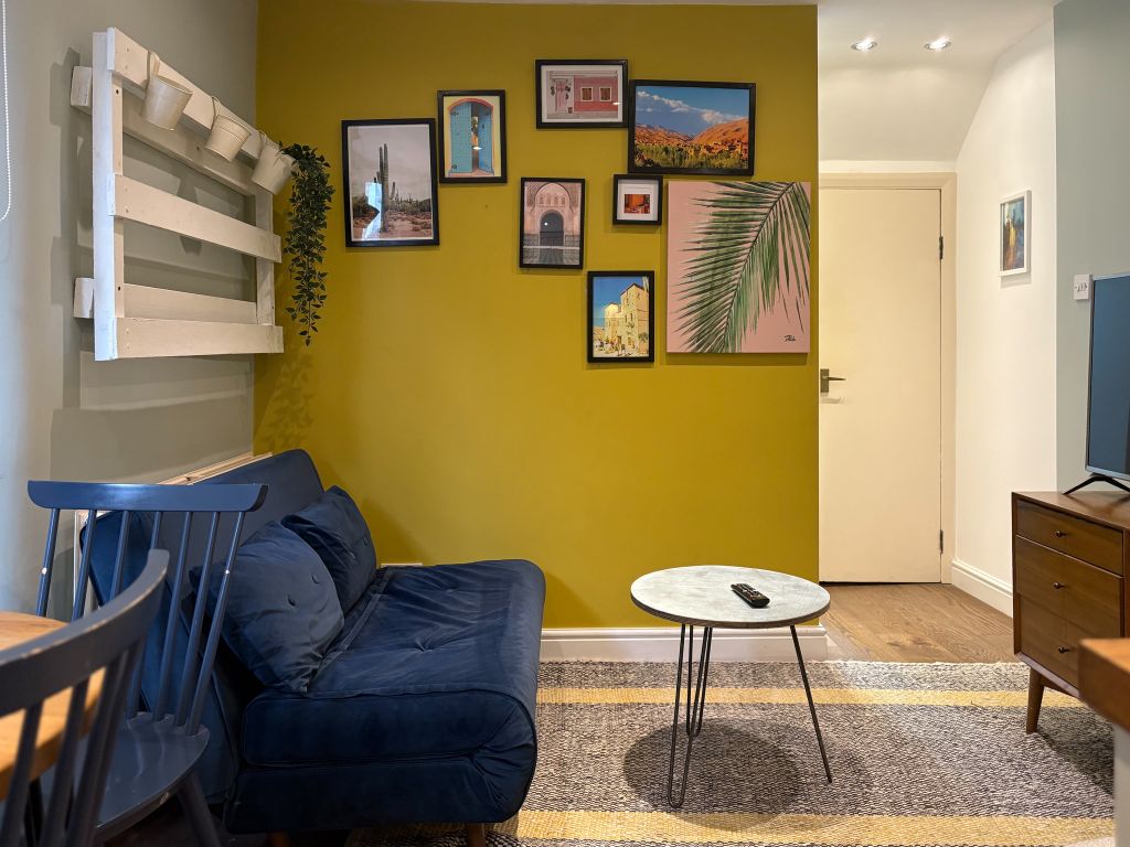 Property photo 1 of 23 Living Room