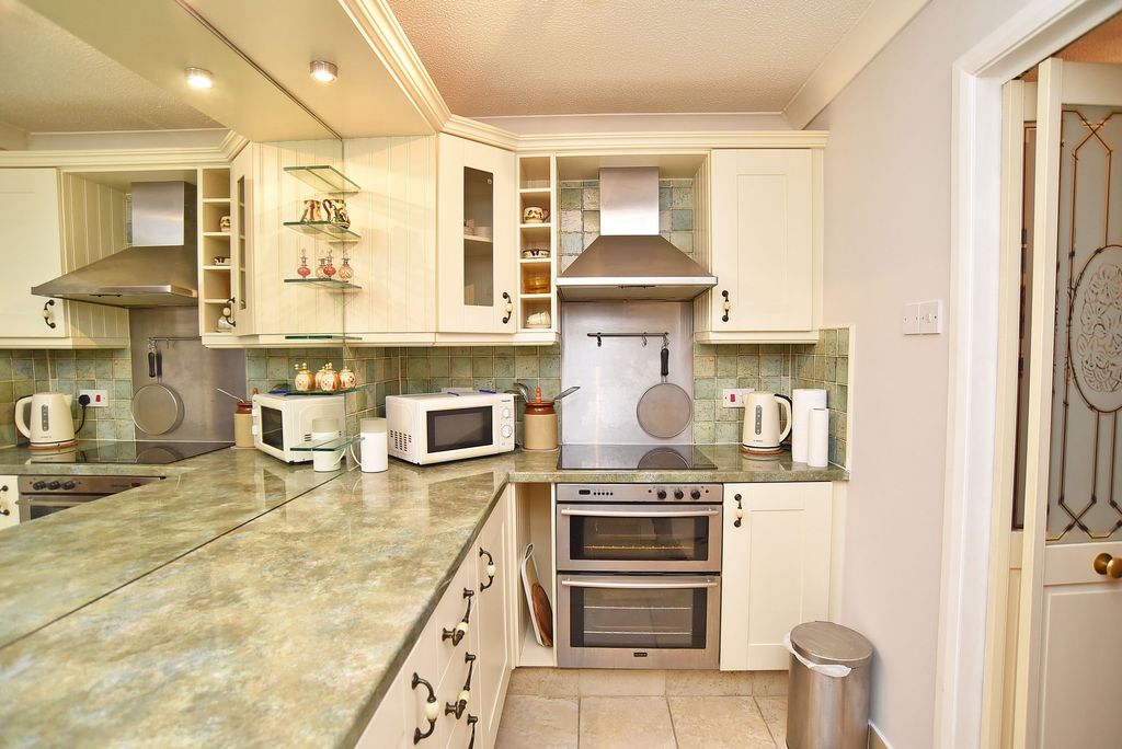 Property photo 3 of 9