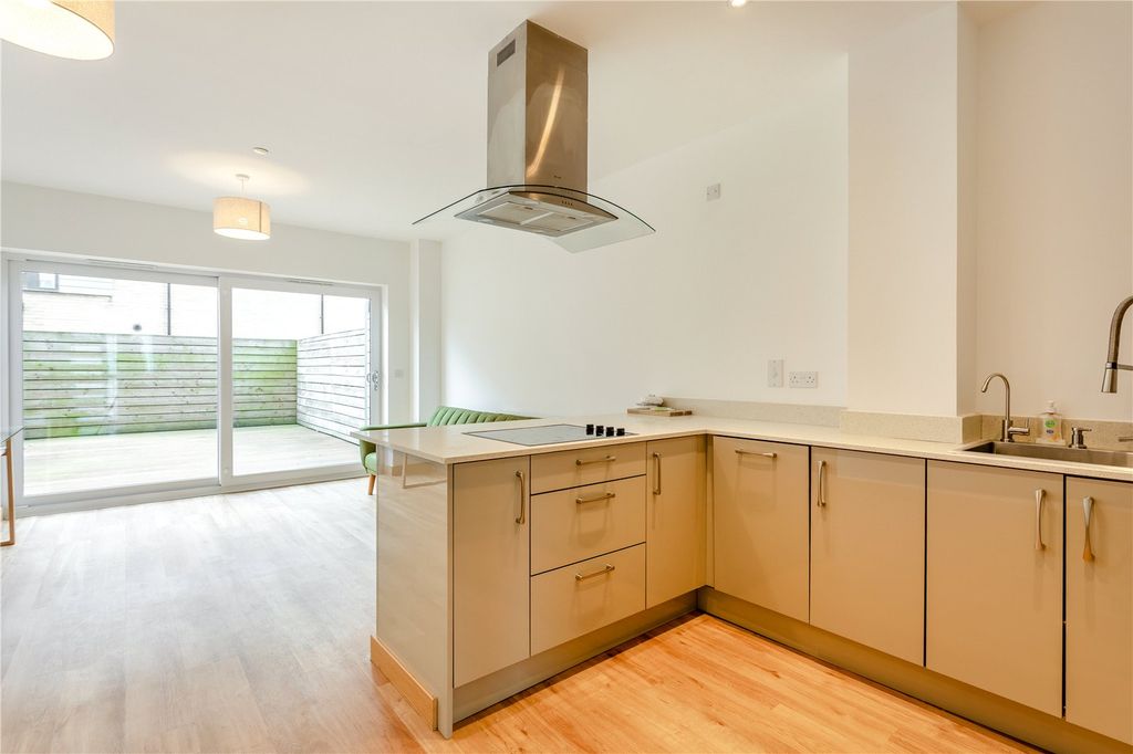 Property photo 3 of 14 Kitchen