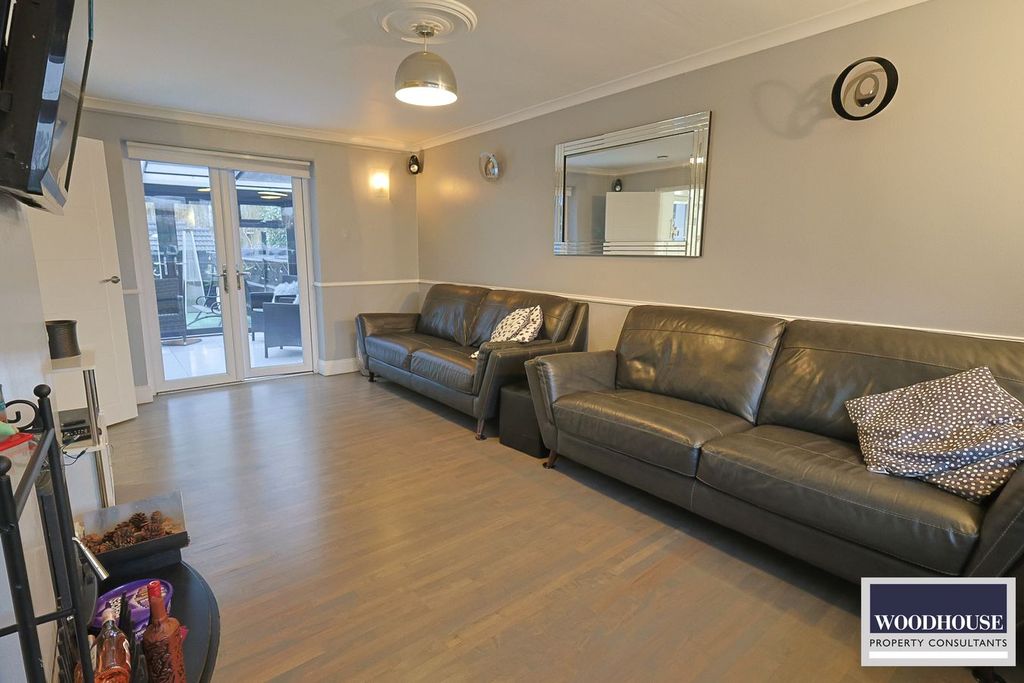 Property photo 2 of 38