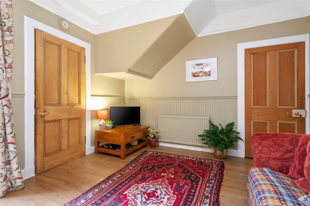 Additional image 5 of 4 bed semi-detached house for saleMoncreiffe Terrace, Perth PH2
