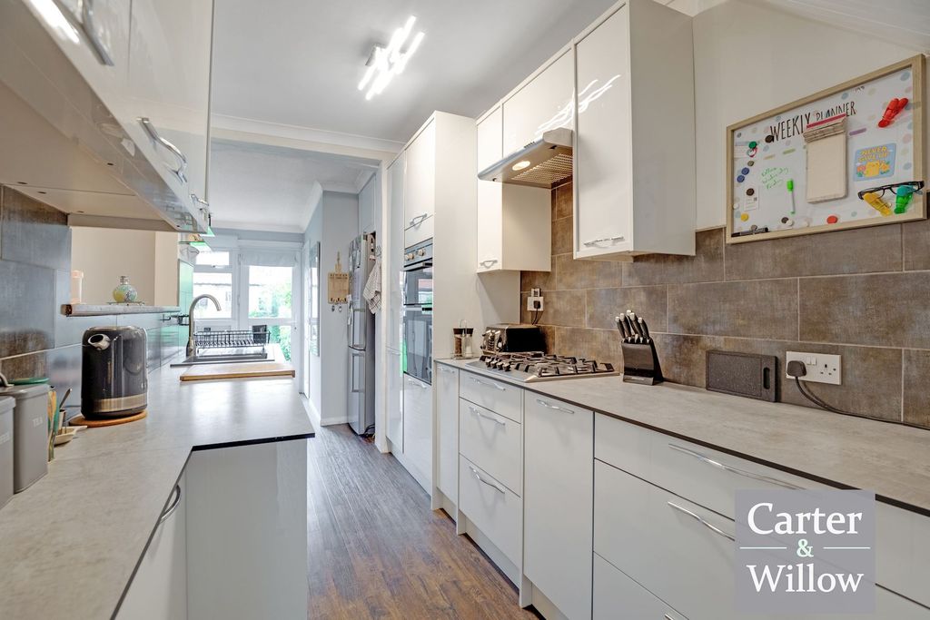 Property photo 3 of 22