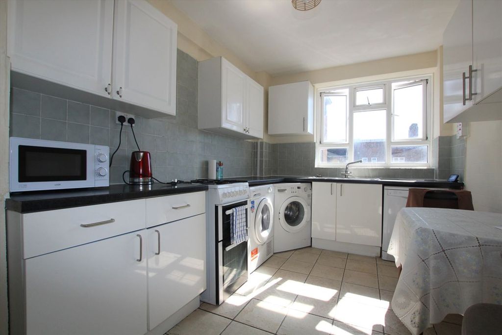 Property photo 2 of 3