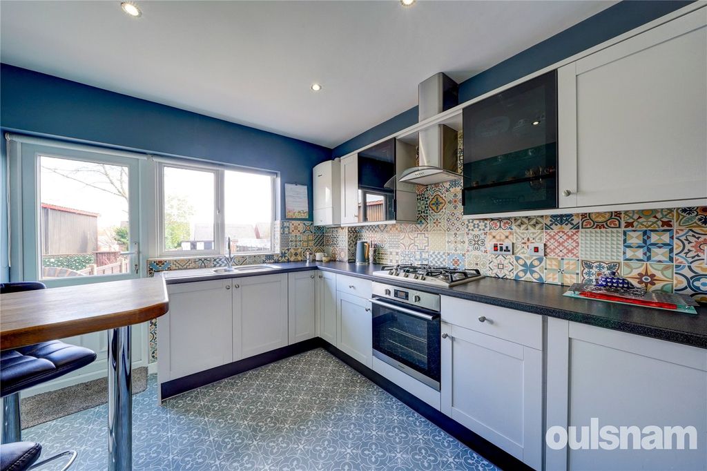 Property photo 2 of 18 Picture No. 12