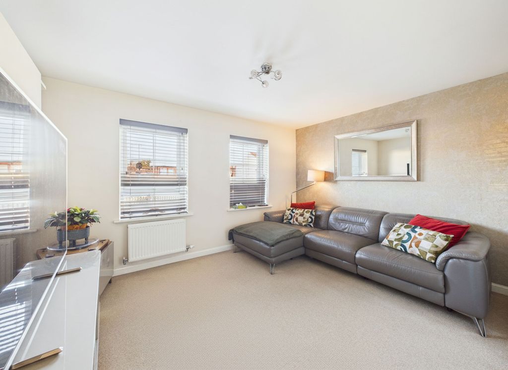 Property photo 3 of 17 Lounge/Former Bedroom