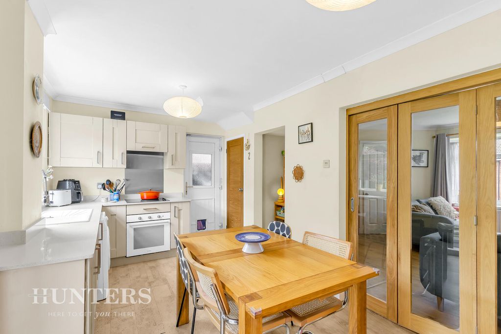 Property photo 3 of 21 Kitchen