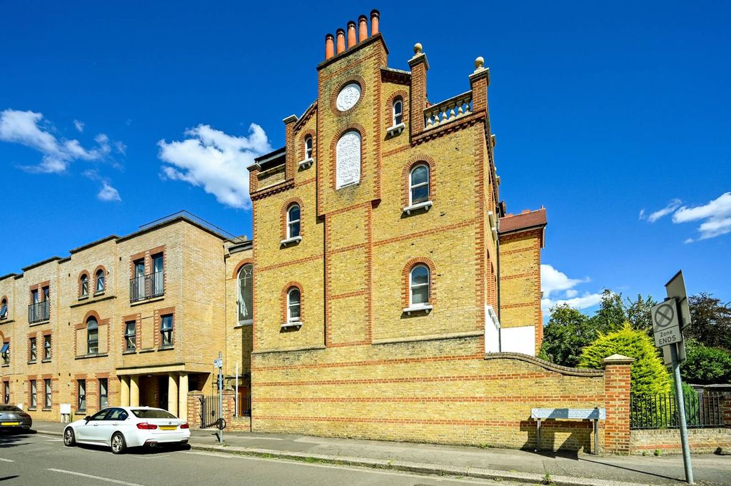 Property photo 2 of 11