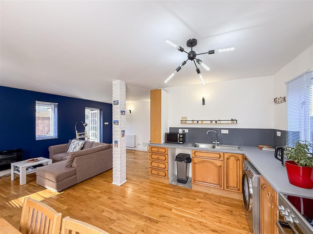 Property photo 3 of 17 Lounge/Kitchen Dining