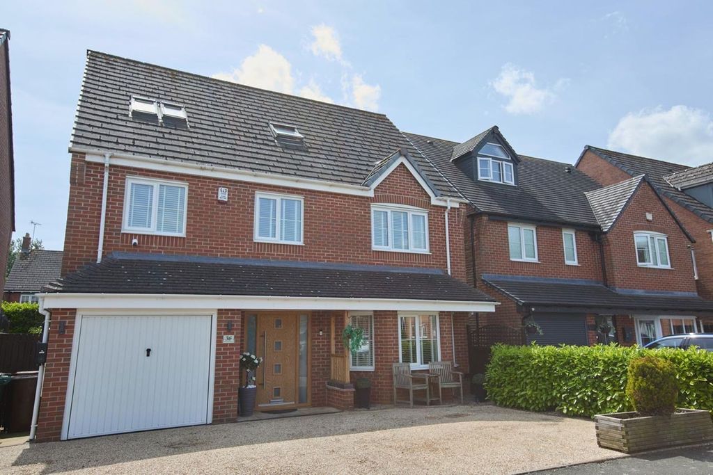 Property photo 1 of 42