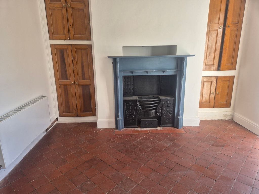 Property photo 2 of 12 Exterior